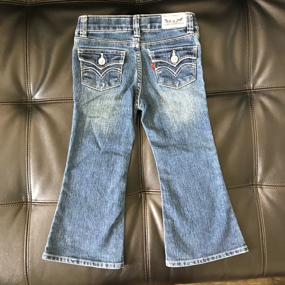 Like new Levi flap pocket jeans size 2t